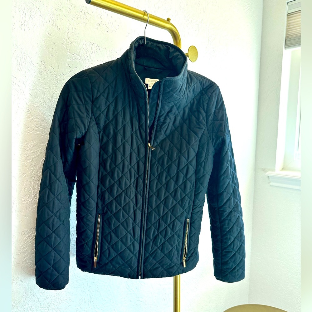 Black fitted Jcrew puff jacket